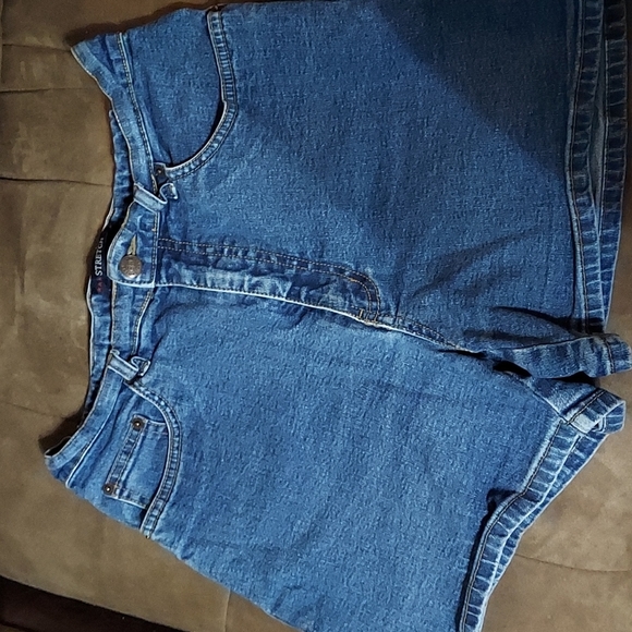 bill blass Pants - BILL Bass Jeans Shorts Size 6